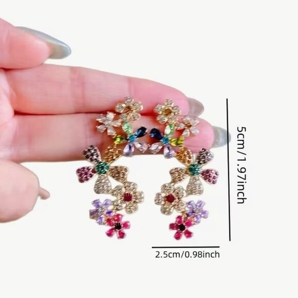 🌺 NEW Floral Multicolor Crystal Earrings 🌺 - Picture 5 of 7